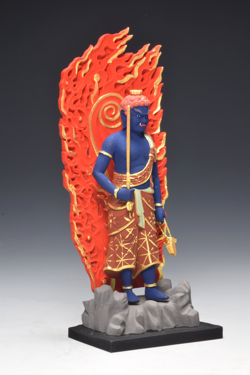 柘植彩色切金不動明王　炎の背景付き 約23.5cm 彩色 不動明王 立像 11.5cm（柘植） ｜【風水】 | 天然石